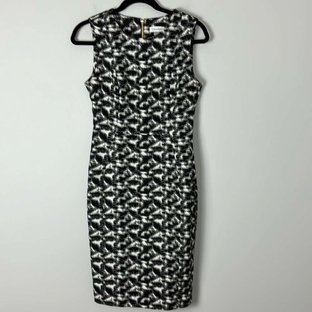 CALVIN KLEIN size 8 fitted sleeveless dress (gold zipper in back)